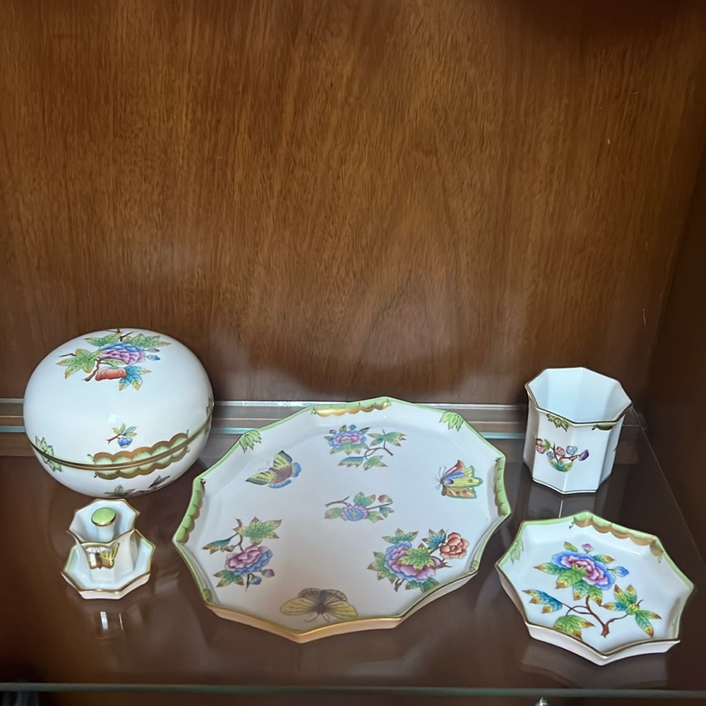 6 PIECE HEREND QUEEN VICTORIA RARE SMOKING SET HAND PAINTED PORCELAIN-PRISTINE!
